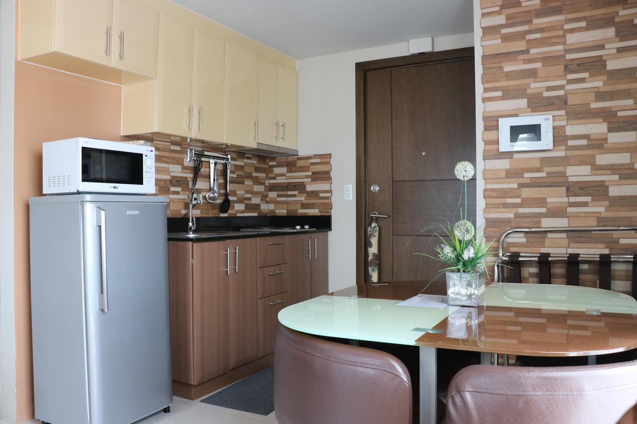 One Palm Tree Villas مانيلا المظهر الخارجي الصورة